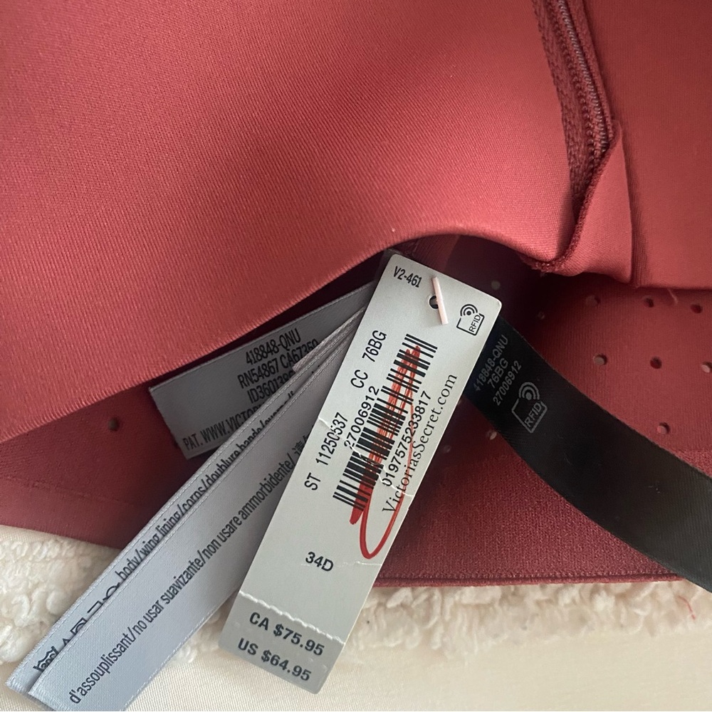 Victoria's Secret Front-Zip Sports Bra in Burgundy Red - Picture 4 of 4